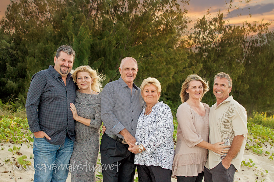 cairns-family-beach-sunset-holiday-family-reunion-photographer-savannahstudio-2