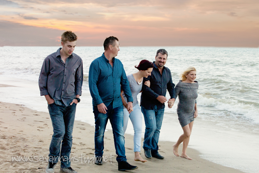 cairns-family-beach-sunset-holiday-family-reunion-photographer-savannahstudio-7