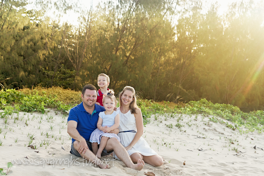 cairns-holiday-beach-yorkeys-knob-sunset-family-photographer-savannahstudio-2