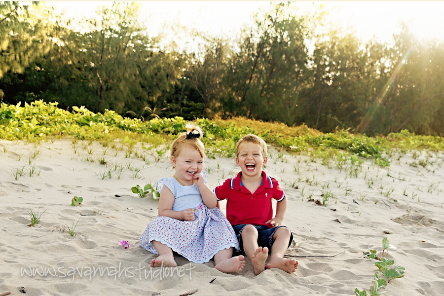 cairns-holiday-beach-yorkeys-knob-sunset-family-photographer-savannahstudio-4